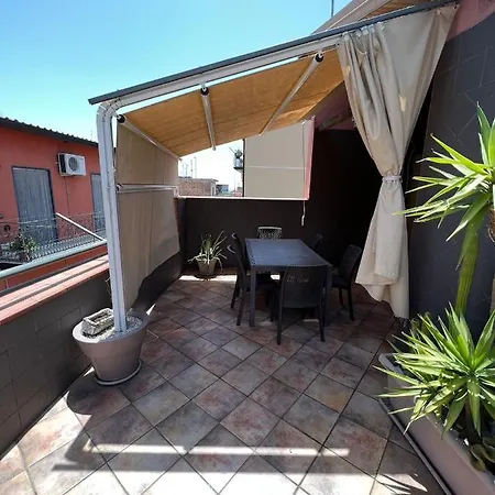 With Terrace Close To Catania Sicily Tatil Evi *